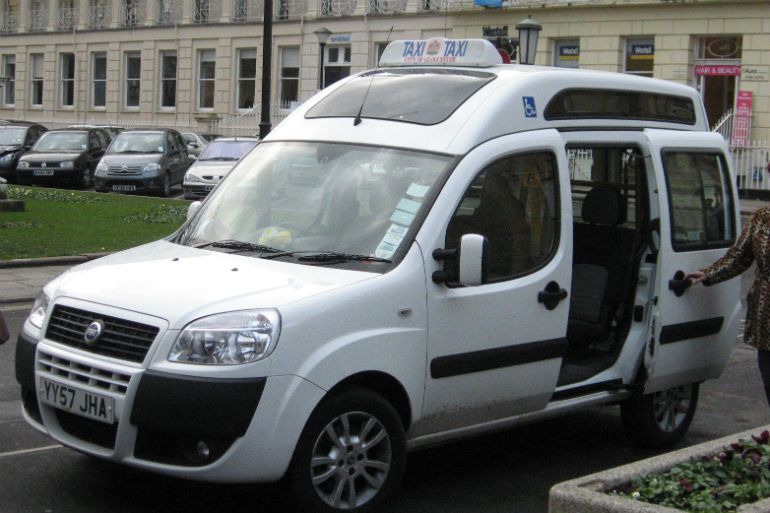 taxi adapte aux personnes handicapees