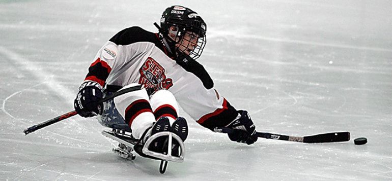 hockey sobre hielo paralimpico
