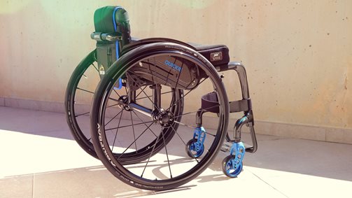 Roues arrière pour fauteuils roulants manuels