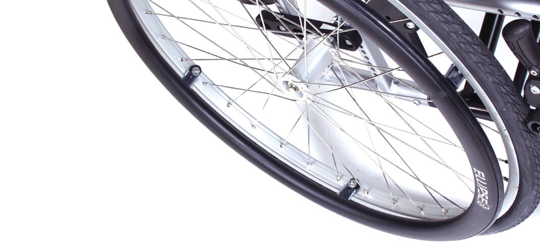 Roue arrière à rayons croisés Standard avec 36 rayons, couleur argent.