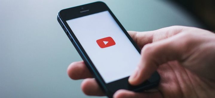 8 Youtubeurs Français en situation de handicap à découvrir